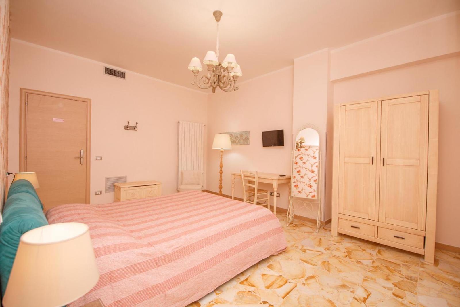 Rooms 66 Кампобасо Екстериор снимка